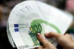 Μειώνονται τα χρέη του δημοσίου προς ιδιώτες