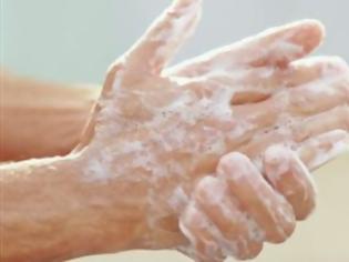Φωτογραφία για Οι άντρες για να πλύνουν τα χέρια τους θέλουν... πινακίδες!