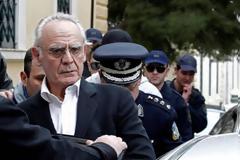 Ρευστοποιούν τις καταθέσεις Άκη, Λαυρέντη