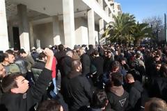 ΣΤΟΝ ΕΙΣΑΓΓΕΛΕΑ ΟΔΗΓΟΥΝΤΑΙ ΣΗΜΕΡΑ ΟΙ ΣΥΛΛΗΦΘΕΝΤΕΣ ΣΤΟ ΥΠ. ΕΡΓΑΣΙΑΣ