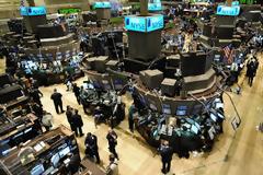 Πτώση στη Wall Street μετά τα στοιχεία σοκ για το ΑΕΠ