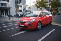 ZafiraTourerBiTurbo: Το ταχύτερο συμπαγές επταθέσιο diesel