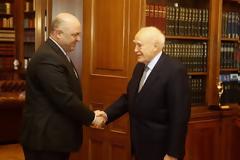 Zαννιάς σε Παπούλια: «Το οικονομικό κλίμα αλλάζει»
