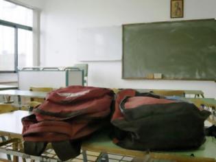 Φωτογραφία για Πάτρα: Καθηγητές πληρώνουν από την τσέπη τους το κολατσιό μαθητών - Μισθοί πείνας για τους εκπαιδευτικούς