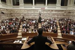 «Η ΝΔ αποκτά ακροδεξιά χαρακτηριστικά»