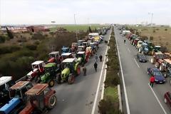 ΣΕ ΝΕΑ ΣΥΣΚΕΨΗ ΠΑΡΑΠΕΜΠΟΝΤΑΙ ΟΙ ΑΠΟΦΑΣΕΙΣ ΤΗΣ ΚΥΒΕΡΝΗΣΗΣ ΓΙΑ ΤΟΥΣ ΑΓΡΟΤΕΣ
