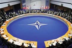 Ανησυχία για τη μείωση των αμυντικών δαπανών του ΝΑΤΟ