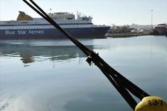 Κόβουν τα προϊόντα τους οι αγρότες της Κρήτης - Το βράδυ ο απόπλους