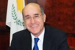 Επίσημη επίσκεψη στην Ελλάδα θα πραγματοποιήσει τη Δευτέρα ο υπουργός Άμυνας της Κύπρου