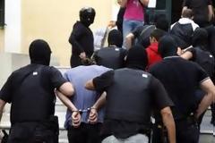 ΑΠΙΣΤΕΥΤΟ ντοκουμέντο: Η στιγμή της σύλληψης των τρομοκρατών!