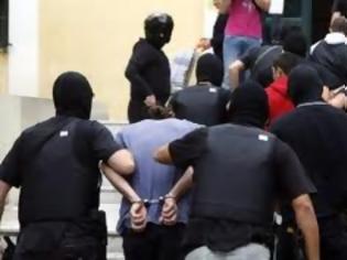 Φωτογραφία για ΑΠΙΣΤΕΥΤΟ ντοκουμέντο: Η στιγμή της σύλληψης των τρομοκρατών!
