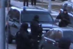 «Ζήτω η αναρχία, κουφάλες» φώναζαν οι ληστές της Κοζάνης κατά την προσαγωγή τους στον εισαγγελέα - Δείτε video