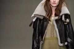 Sunday look: Φορέστε το aviator jacket σας