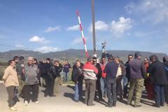 Αγρότες της Λοκρίδας έκλεισαν την παλιά εθνική στο Μόδι για μία ώρα
