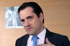 Φωτιές άναψε ο Άδωνις με ένα tweet του