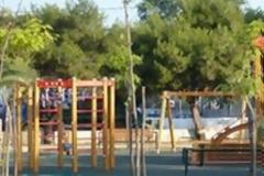Παιδική χαρά από χρυσάφι…