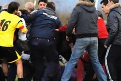 Πάτρα: Άγριο ξύλο μεταξύ παικτών, παραγόντων και γονέων στον αγώναι Θύελλας Αιγίου-Ζαβλάνι. Στο νοσοκομείο τέσσερις παίκτες