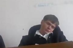 Παραιτήθηκε ρώσος δικαστής που πιάστηκε να κοιμάται στην έδρα