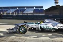 Εμφανίστηκε στην πίστα η νέα Mercedes W04