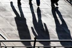 Η ανεργία χτυπά στην... καρδιά της οικογένειας...!!!