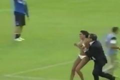 Ντου στο γήπεδο (vid)