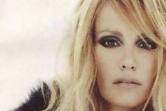 Τ... ανοιχτά πόδια της Νατάσας Καλογρίδη