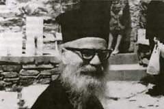 2652 - Γέροντας Πορφύριος Καυσοκαλυβίτης: Και στην Ομόνοια μπορεί ν' αγιάσει κανείς, αν το θέλει.