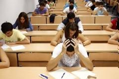Ξανά εξετάσεις γιατί καθηγητής ξέχασε τα γραπτά σε ταξί!