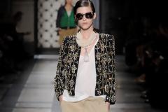Fashion trend: Λευκό t-shirt για όλα τα looks