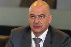 Δένδιας: Δεν θα απαντήσω στον υβριστή Παναγούλη