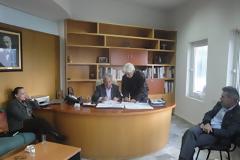 Παραδόθηκαν τα βιβλία του αείμνηστου Μανόλη Δουλγεράκη στο δήμο Μαλεβιζίου