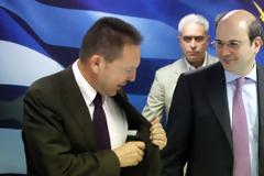Στουρνάρας Νο2 ο Κ. Χατζηδάκης!