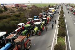 ΤΟ ΣΚΕΠΤΟΝΤΑΙ ΟΙ ΑΓΡΟΤΕΣ