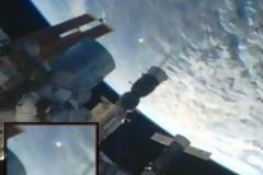 Μεγάλο UFO εμφανίζεται / εξαφανίζεται πάνω από τη Γη