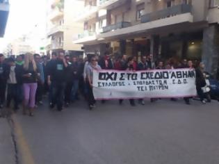 Φωτογραφία για Πάτρα: Στα διόδια οι σπουδαστές των ΤΕΙ - Ξεκινούν δυναμικές κινητοποιήσεις