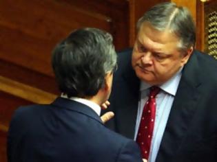 Φωτογραφία για Αδειάζει το ΠΑΣΟΚ ο Σαμαράς!