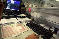 Κυνηγητό της εφορίας για όσους έχουν, αλλά δεν πληρώνουν τις οφειλές τους