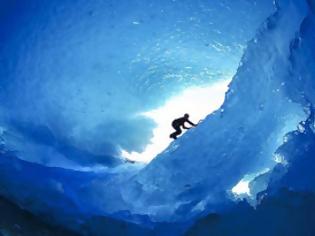 Φωτογραφία για Τολμηρή εξερεύνηση στο εσωτερικό παγετώνων!
