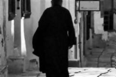 Οι παπα-ληστές είχαν όπλα μέσα από τα ράσα!
