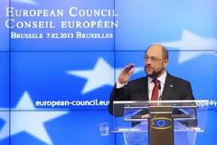 ΜΕ ΒΕΤΟ ΣΤΗΝ ΠΡΟΤΑΣΗ ΤΟΥ ΠΡΟΫΠΟΛΟΓΙΣΜΟΥ 960 ΔΙΣ. ΕΥΡΩ ΑΠΕΙΛΕΙ Ο ΣΟΥΛΤΣ