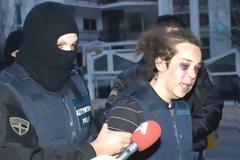 Τα παιδιά με τα μαλλιά και με τα μαύρα μάτια