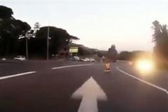 VIDEO:Έκανε σκέιτμπορντ με 109 χιλιόμετρα την ώρα