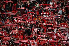 Φόρος τιμής από τους REDS! (BINTEO)