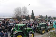 ΑΝΤΑΡΣΥΑ: Τα δήθεν μέτρα της συγκυβέρνησης είναι κοροϊδία για τους αγρότες - Μόνη λύση η κλιμάκωση του αγώνα
