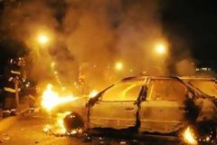 Κάηκαν αυτοκίνητο στο Βύρωνα