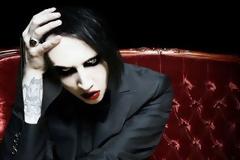 Ο Marilyn Manson Λιποθύμησε επί σκηνής... [Video]