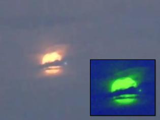 Φωτογραφία για UFO περνά μπροστά από το φεγγάρι στην Καλιφόρνια