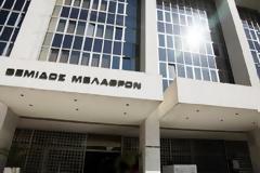 Φεμινιστική διαμαρτυρία κατά Κωνσταντοπούλου για την υπεράσπιση του βιαστή