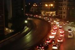 ΣΥΜΒΑΙΝΕΙ ΤΩΡΑ:  Ισχυρή αστυνομική δύναμη περιμετρικά της οικίας του Αντώνη Σαμαρά