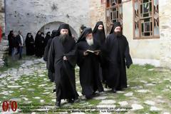 2677 - Φωτογραφίες του Μοναχού Θεολόγου Λαυριώτη